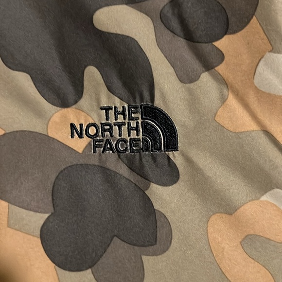 The North Face Barstol Bomber Camo Jacket - Picture 11 of 13